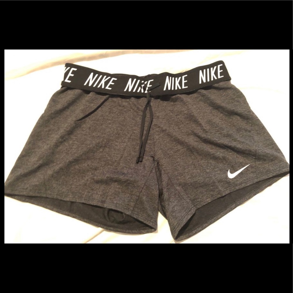 🤭 BRAND NEW NIKE SHORTS